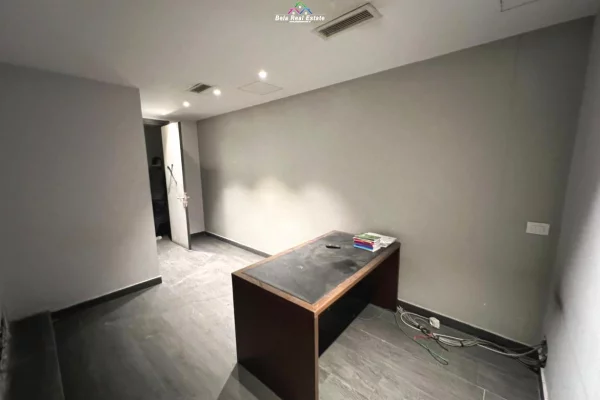 Ambient biznesi me qera 3+1 ne Tirane - 11,400 Euro