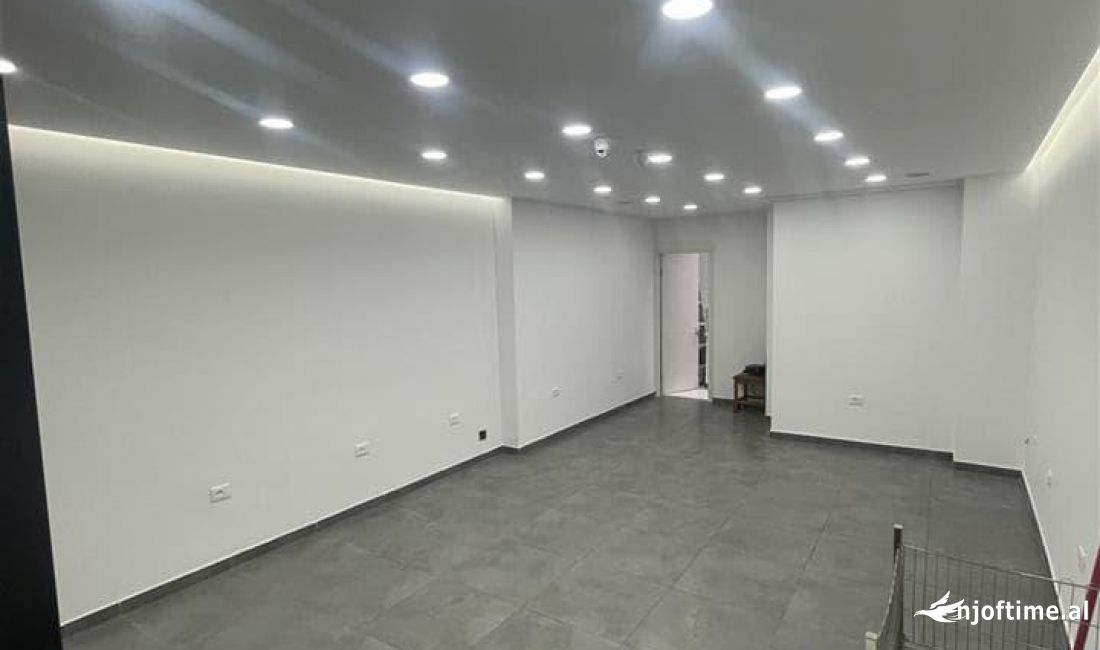 Dyqan Me Qera Tek Rruga Ferit Xhajko (ID BD21652) Tirane.