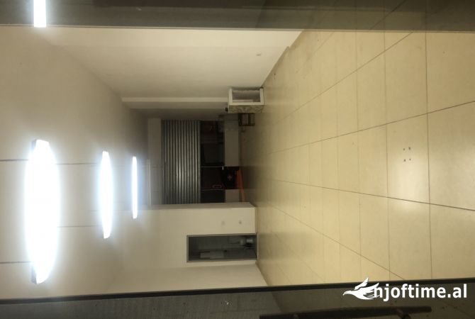 Ambiente Commerciale in Affitto 1+1 a Tirana - 50,000 Leke