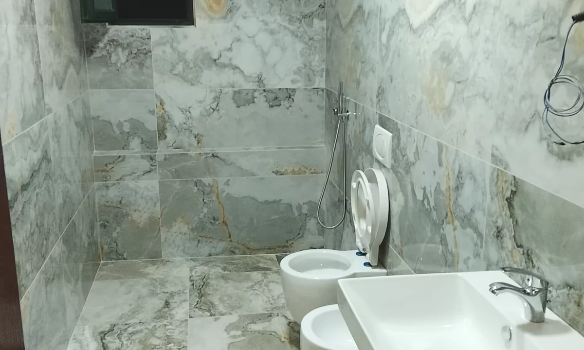 Shtepi me qera Shtepi Private ne Tirane, 1+1, Mobilimi E mobiluar, Pagesa 40,000  Leke.