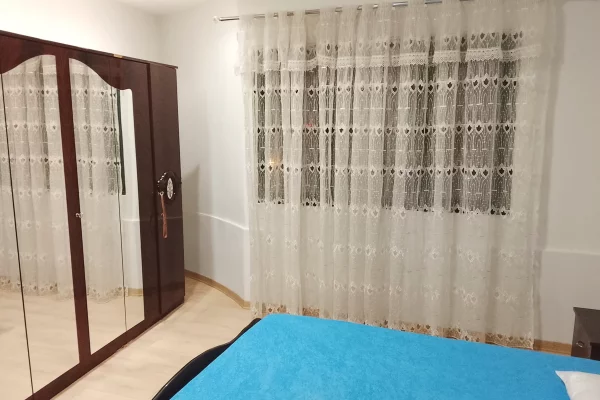 Shtepi me qera Shtepi Private ne Tirane, 1+1, Mobilimi E mobiluar, Pagesa 40,000  Leke.