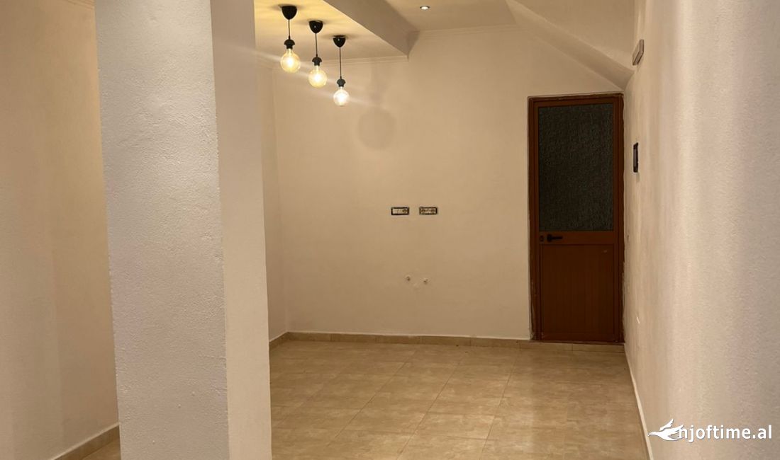 Dyqan me qera Ali Dem