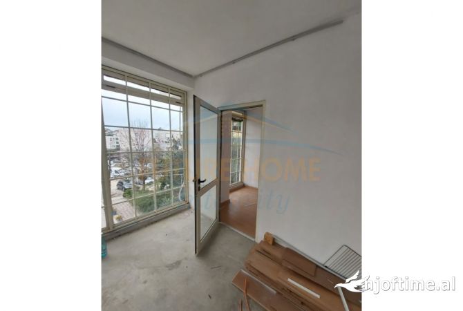 Ambient biznesi ne shitje 4+1 ne Tirane - 350,000 Euro