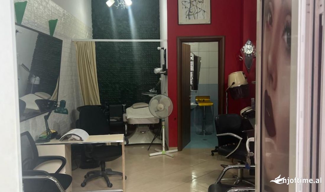 Ambinent biznesi me qera