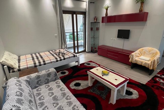 Jepet Super Gazonier me Qera ne Yzberisht