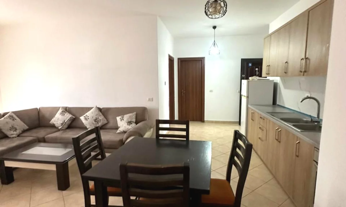 Shtepi me qera Apartament ne Tirane, 2+1, Mobilimi E mobiluar, Pagesa 450  Euro.