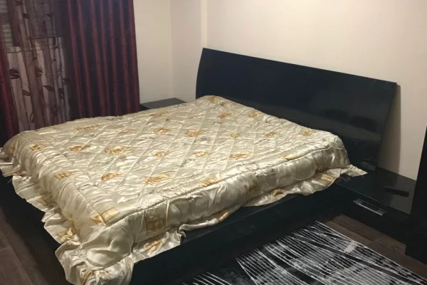 Shtepi me qera Apartament ne Tirane, 2+1, Mobilimi E mobiluar, Pagesa 450  Euro.