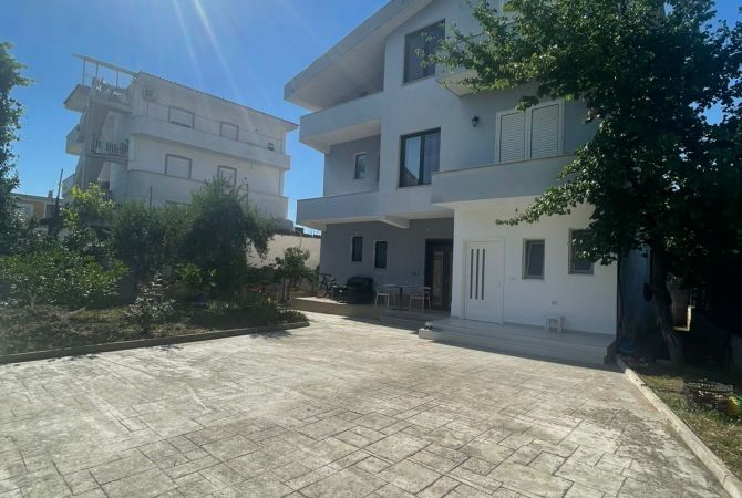 Shtepi ne shitje 4+1 ne Tirane - 300,000 Euro
