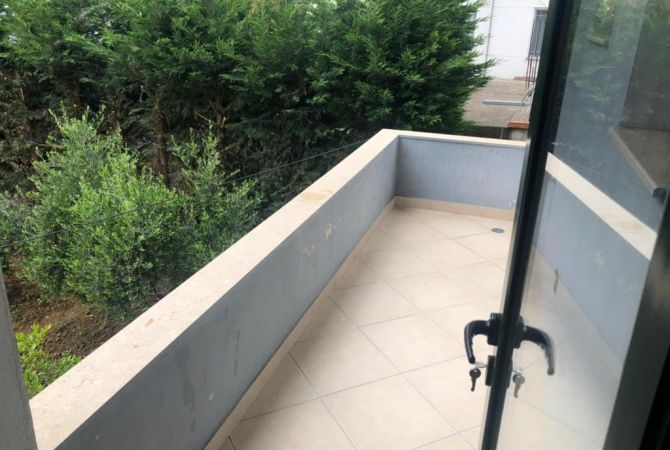 Shtepi ne shitje Vila Luksoze ne Tirane, 4+1, Mobilimi E mobiluar, Pagesa 300,000  Euro.