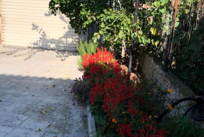 Shtepi ne shitje Vila Luksoze ne Tirane, 4+1, Mobilimi E mobiluar, Pagesa 300,000  Euro.