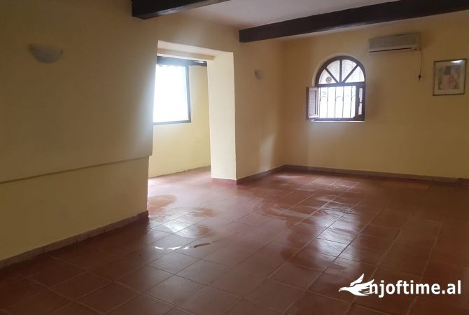 Business Property in Sale 1+1 in Tirana - 150,000 Euro