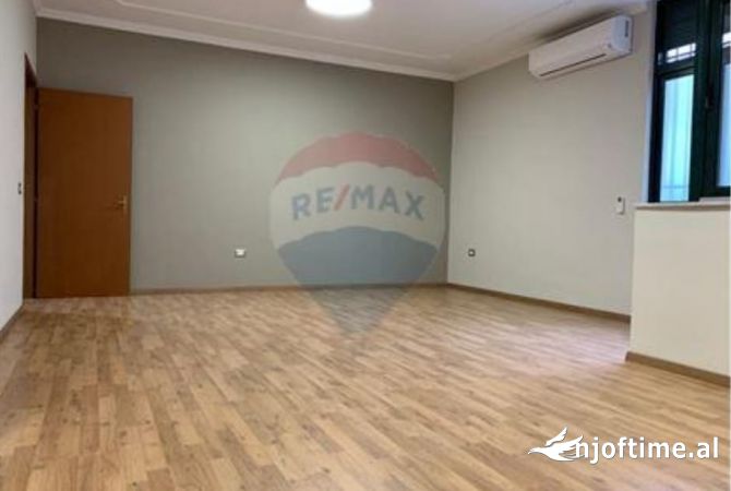 Jepet me qira ambient per zyra ne Qender te Tiranes 