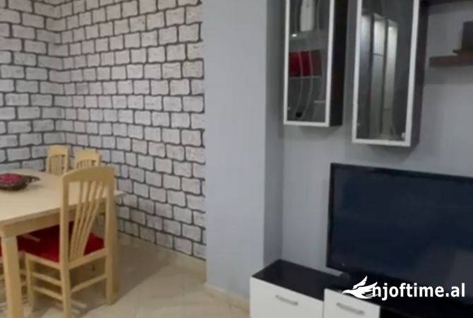 Apartament 2+1 per qera. Rr kavajes