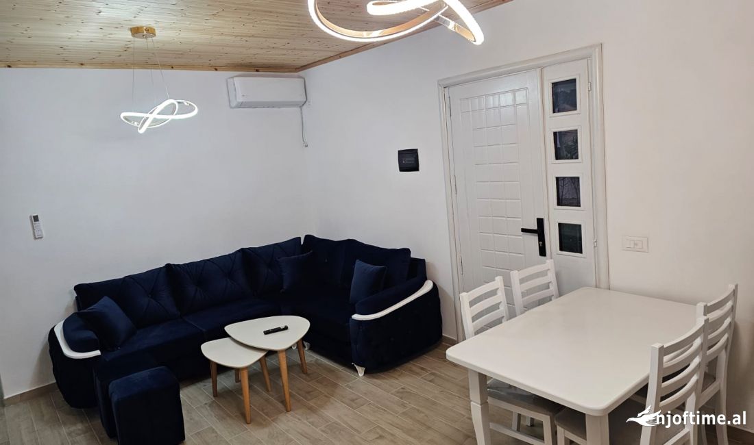 Shtepi me qera Shtepi Private ne Tirane, 1+1, Mobilimi E mobiluar, Pagesa 500  Euro.