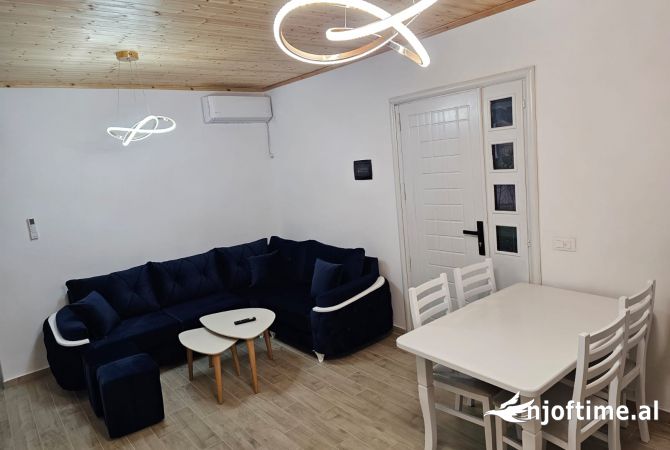 Laprake, jepet me qera 1+1