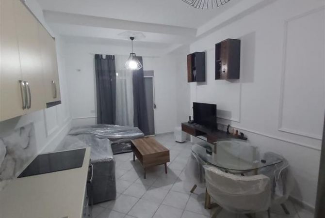 Liqeni i thate jepet me qera apartament 2+1