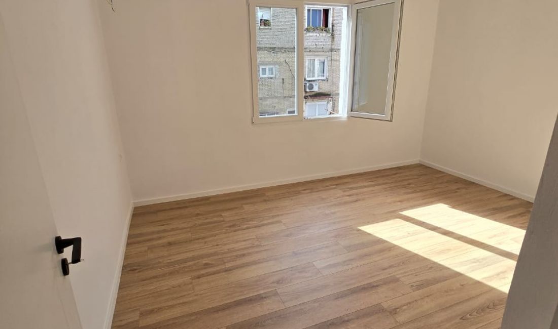 Hoxha tahsim, prane pazarit te ri jepet me qera 2+1