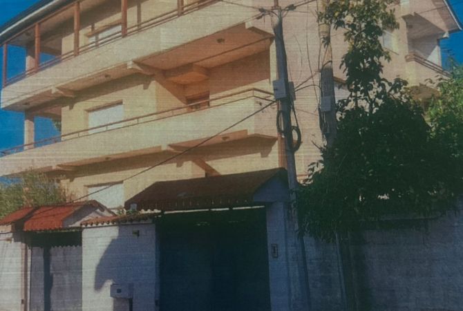 Ali Demi, Shiten apartamente pjese vile me 1200 euro m2