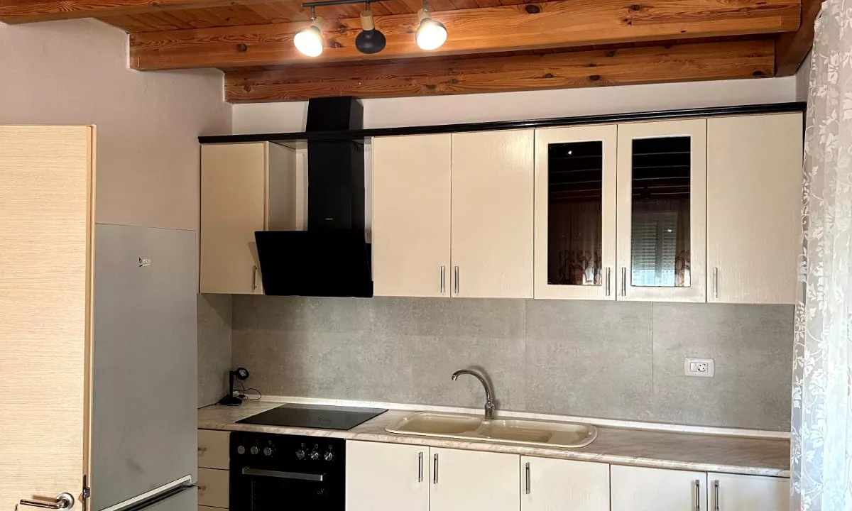 Shtepi me qera Apartament ne Tirane, 2+1, Mobilimi E mobiluar, Pagesa 540  Euro.