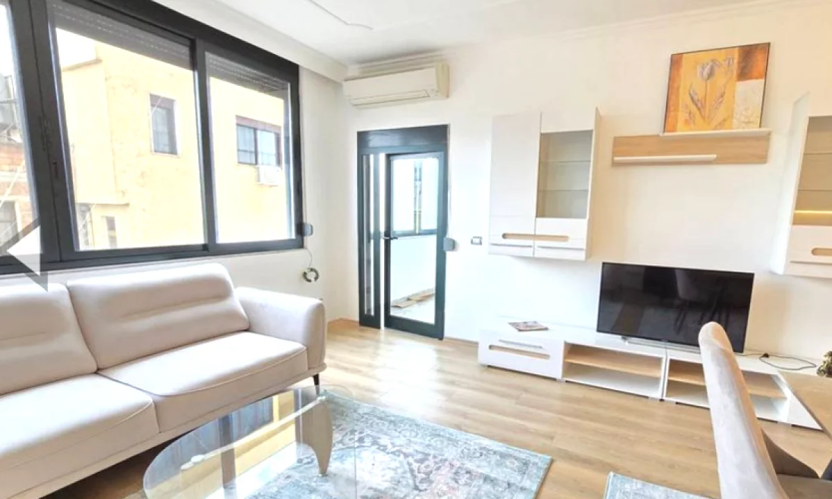 Shtepi me qera Apartament ne Tirane, 3+1, Mobilimi E mobiluar, Pagesa 1,150  Euro.