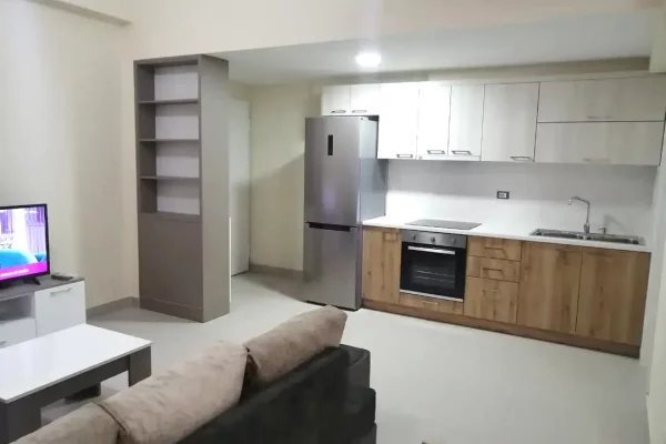 Prane UET, jepet me qera 2+1