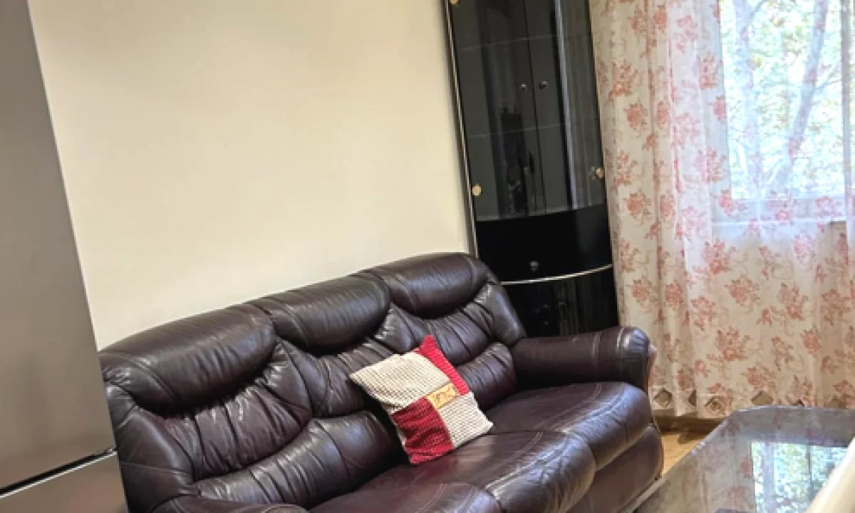 Shtepi me qera Apartament ne Tirane, 2+1, Mobilimi E mobiluar, Pagesa 550  Euro.