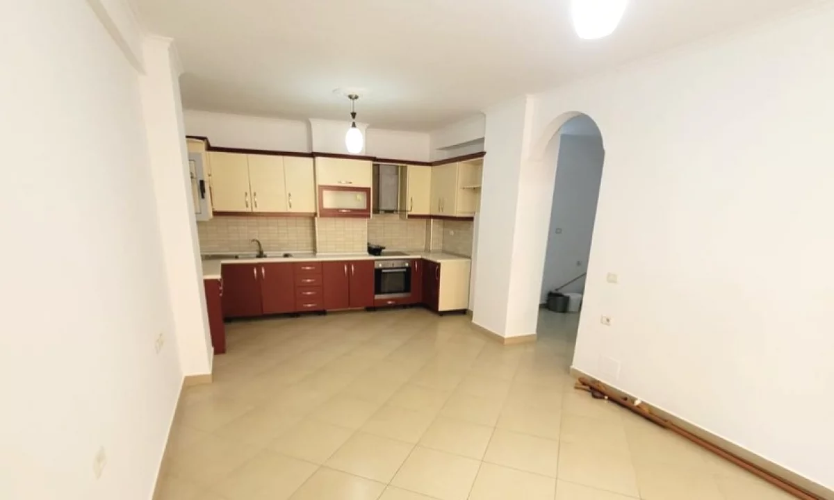 Shtepi me qera Apartament ne Tirane, 1+1, Mobilimi Bosh, pa mobiluar, Pagesa 350  Euro.