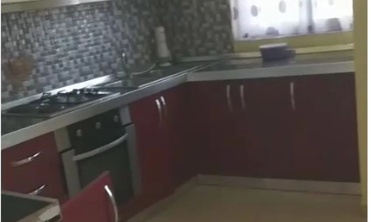 Shtepi me qera Shtepi Private ne Tirane, 3+1, Mobilimi Bosh, pa mobiluar, Pagesa 300  Euro.