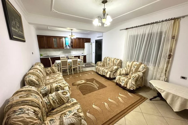 Shtepi me qera Shtepi Private ne Tirane, 2+1, Mobilimi E mobiluar, Pagesa 480  Euro.