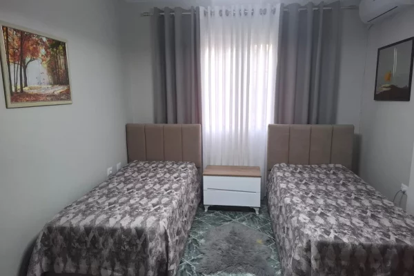 Shtepi me qera Apartament ne Tirane, 2+1, Mobilimi E mobiluar, Pagesa 600  Euro.