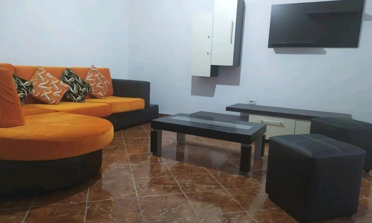 Shtepi me qera Apartament ne Tirane, 2+1, Mobilimi E mobiluar, Pagesa 550  Euro.