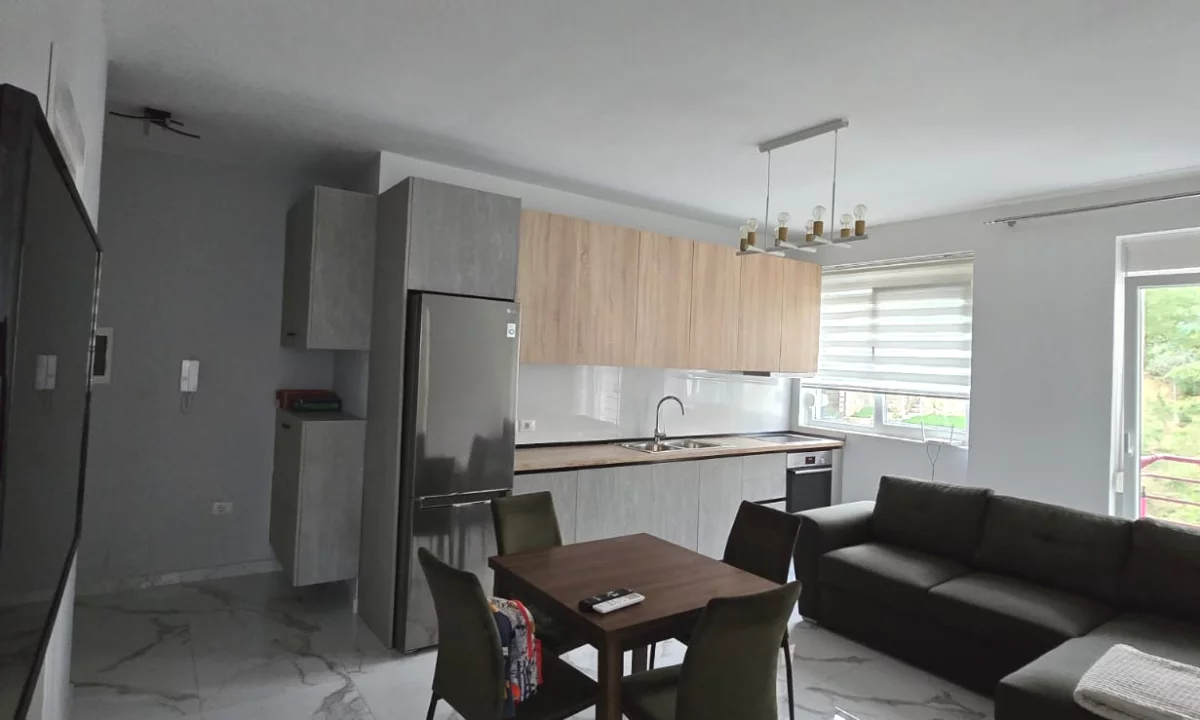 Shtepi me qera Apartament ne Tirane, 2+1, Mobilimi E mobiluar, Pagesa 60,000  Leke.