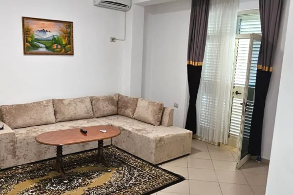 Shtepi me qera Shtepi Private ne Tirane, 2+1, Mobilimi E mobiluar, Pagesa 450  Euro.