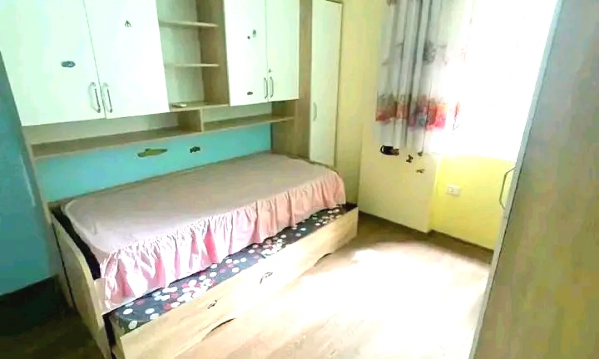 Shtepi me qera Apartament ne Tirane, 2+1, Mobilimi E mobiluar, Pagesa 400  Euro.