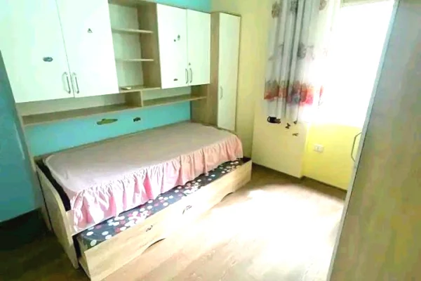 Shtepi me qera 2+1 ne Tirane - 400 Euro
