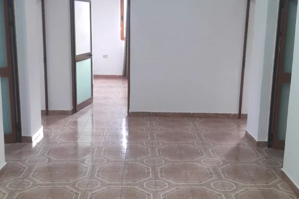 Shtepi me qera Shtepi Private ne Tirane, 4+1, Mobilimi E mobiluar, Pagesa 400  Euro.