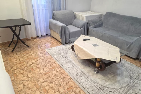 Shtepi me qera Shtepi Private ne Tirane, 1+1, Mobilimi E mobiluar, Pagesa 350  Euro.