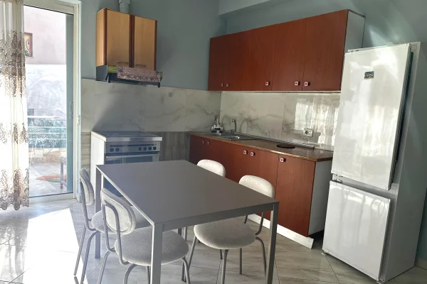 Shtepi me qera Shtepi Private ne Tirane, 1+1, Mobilimi E mobiluar, Pagesa 330  Euro.
