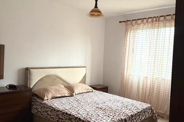 Shtepi me qera Apartament ne Tirane, 1+1, Mobilimi E mobiluar, Pagesa 400  Euro.