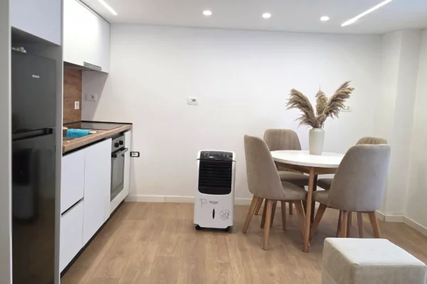 Shtepi me qera Apartament ne Tirane, 2+1, Mobilimi E mobiluar, Pagesa 45,000  Leke.