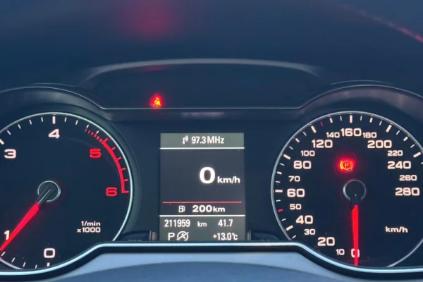 Makina ne shitje ne Tirane, Audi, 2013 Diesel,Kambio Automatik Pagesa 7,600  Euro.