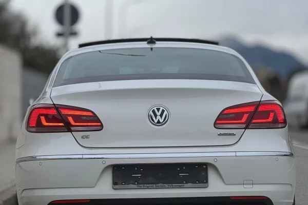 Makina ne shitje ne Tirane, Volkswagen, 2012 Diesel,Kambio Automatik Pagesa 7,300  Euro.