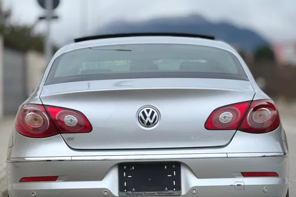 Makina ne shitje ne Tirane, Volkswagen, 2010 Diesel,Kambio Automatik Pagesa 6,300  Euro.