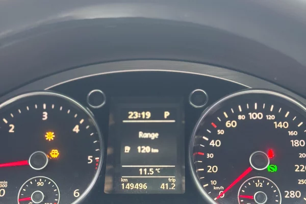 Makina ne shitje ne Tirane, Volkswagen, 2010 Diesel,Kambio Automatik Pagesa 6,300  Euro.