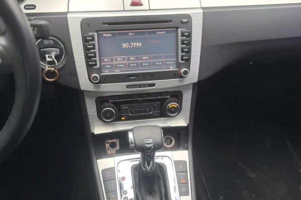 Makina ne shitje ne Tirane, Volkswagen, 2010 Diesel,Kambio Automatik Pagesa 6,300  Euro.