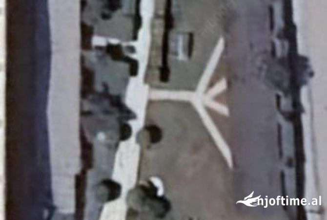 Ambiente Commerciale in Affitto 2+1 a Tirana - 1,400 Euro