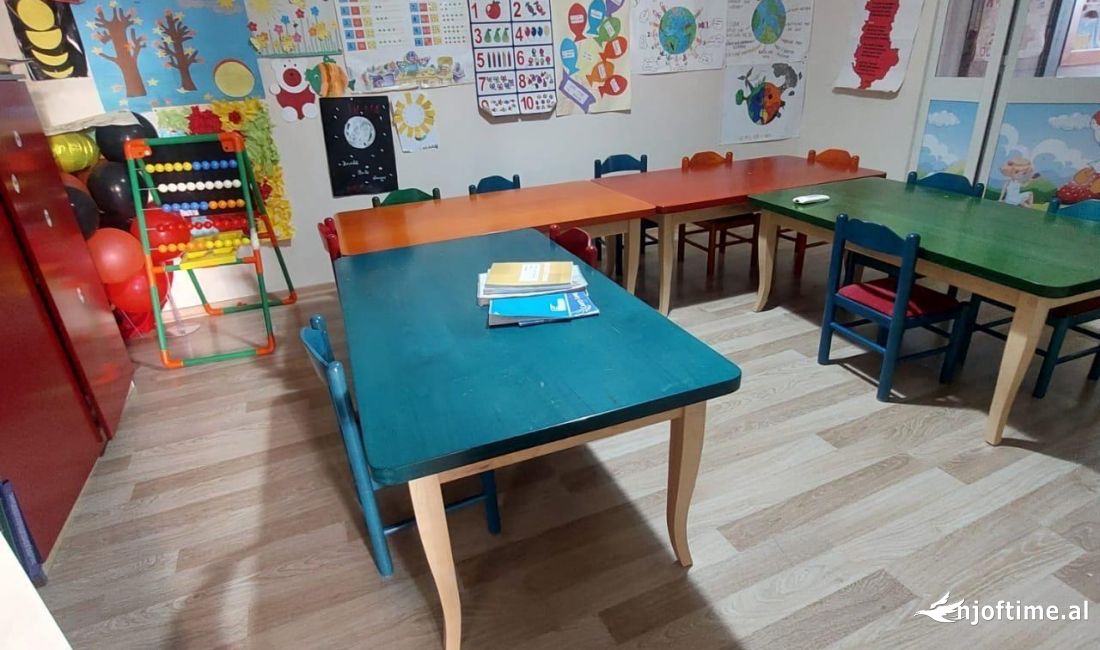 Kopesht me qera dy katesh