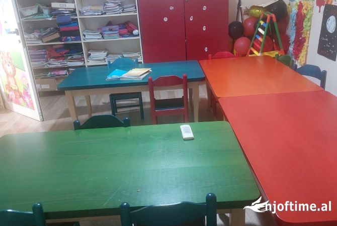 Kopesht me qera dy katesh