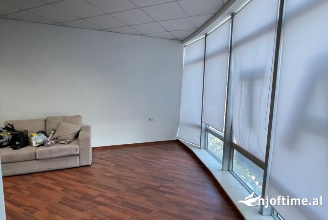 Business Property in Sale 1+1 in Tirana - 105,000 Euro
