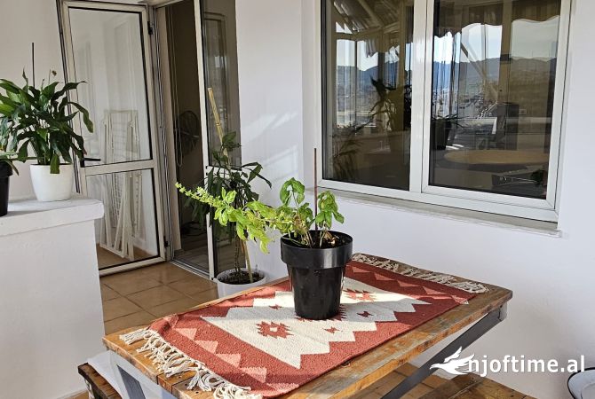 Ambiente Commerciale in Affitto 3+1 a Tirana - 1,300 Euro